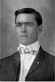 Arnold Knight's Instagram, Twitter & Facebook