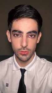 Detras de cámara del trend Faraón outfit @sergio_lez Camara :@im.tavoo  Dirección @carlosarguel99 Impresión 3D : @diosnel.ramos_c Lentes :  @freesiapy__ Acessorios : @ihva_accesoriospy Cleansing Oil @omgprofessional  Imagen STL @rico3dmaker