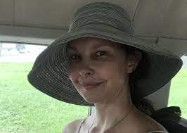 Kate mctiernan (ashley judd) who escaped the collection, is all the more desperate. Ashley Judd Recuperating From Catastrophic Leg Injury In Congo Deadline