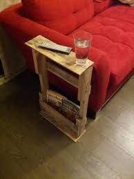 Screeching Woodworking Plans Wood Working Woodworkingdesign Popularwoodworkingshops Pallet Side Table Pallet Furniture Pallet Diy