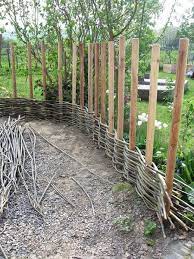 15 Diy Garden Fence Ideas With Pictures Diy Garden Fence Garden Fence Garden Fencing
