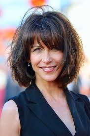Sur les podiums, un défilé de coupe de. Idee Tendance Coupe Coiffure Femme 2017 2018 Plus Belles Coiffures 2014 Sophie Marceau Et Son Carre Flou Madame Tn Magazine Feminin Numero 1 Mode Beaute Shopping Lifestyle