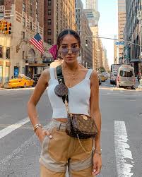 Schau dir unsere auswahl an multi pochette lv an, um die tollsten einzigartigen oder spezialgefertigten handgemachten stücke aus unseren shops für . My Look Of Dreams Everything Is So Complete Now With This New Louisvuitton Multi Pochette Accessoires Multipochette Lv Vuitton Outfit Insta Fashion Fashion