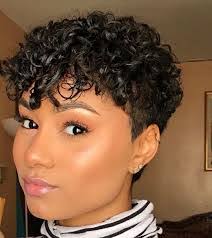 Mariana Lowe's Instagram, Twitter & Facebook