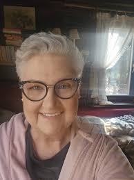 Kochani! Oto pierwszy raport po 10 dniach leczenia mnie z otyłości. Czuję  się świetnie. Zniknęłu obrzęki nóg, rąk i podgardla. Twarz nabrała  ostrzejszych rysów. Pytacie co okazało się przyczyną że nie mogłam