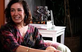 Lilia cabral é uma das atrizes prediletas de aguinaldo silva, autor de o sétimo guardião e de tantas outras tramas em que escreveu personagens para a atriz, como fina estampa, tieta e império. 2011 O Ano De Lilia Cabral