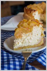 Kleiner Apfel Kase Marzipankuchen Mit Karamell Topping Einfach Himmlisch Kleine Kuchen Backen Kuchen Kuchen Rezepte Blechkuchen