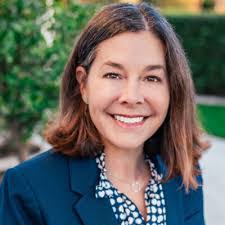 Dara Yates's Instagram, Twitter & Facebook