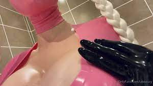 Latexlucy Now Iâm a Bubblegum pink rubberdoll xxx onlyfans porn video -  CamStreams.tv