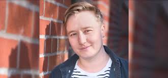 14 Women Pioneers of Podcasting to Follow Right Now