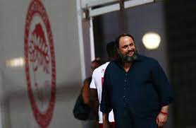 Είναι επιτυχημένος ιδιοκτήτης ποδοσφαιρικών ομάδων & mme με ευρύ κοινωνικό έργο στην ελλάδα και. Baggelhs Marinakhs Megalo Afierwma Ston Hgeth Toy Olympiakoy Apo To Kineziko Praktoreio Xinhua In Gr