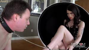 Evelyn Claire makes a guy cum on her stilettos (🔥 Evelyn Claire, Tyler  Nixon in ⚡ Wicked)