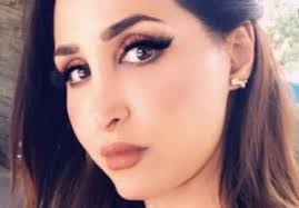 ver hind al qahtani le da el iphone 12 a uno de sus suscriptores debido a este comentario