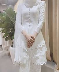 Meterial baju moss crepe, valentino satin bf & wudhuk friendly hiasan eksklusif dibukaan tangan warna yang menawan & memukau design kurung modern basic leher. 220 Best Baju Nikah Putih Ideas In 2021 Wedding Dresses Nikah Nikah Dress