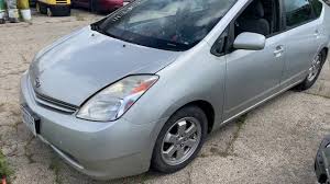 Toyota invented the concept behind hybrid synergy drive® over 30 years ago. Hug This Toyota Prius Gets A Modified Cummins 3 9 Liter Turbo Diesel And Rwd Carscoops