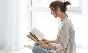 A lascivious, knowing, or wanton look. El Poder De Leer En Voz Alta