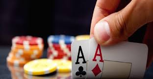 Consigli su come giocare AA in una mano di poker