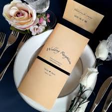 アンティーク席次表 三つ折りタイプ 黒のサテンリボンを巻いてクラシック調に ブライダルブーケ 席次表 三つ折りパンフレット