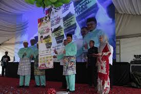 Terengganu merupakan destinasi penuh keajaiban dan di dalam panduan ini kami kongsi senarai tempat menarik di terengganu untuk pengalaman bercuti luarbiasa. Terengganu Maju Berkat Sejahtera Mudahnya W