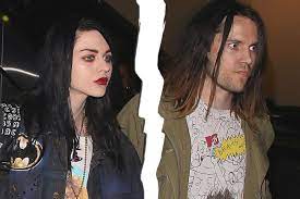 Frances bean cobain approved nirvana sample in lil nas x song. Kurt Cobains Tochter Lasst Sich Scheiden Gala De