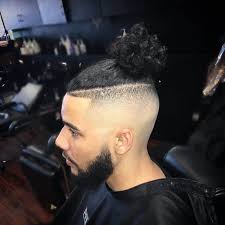 The men's best knot includes faded sides with long hair on top combined with the top knot also combine with distinct fade and cuts like a undercut fade, tapered sides, shaved undercut and etc. 20 Best Top Knot Hairstyles For Men 2021 Trends
