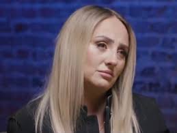 Rocío Flores narra el frío reencuentro con Rocío Carrasco y se plantea denunciarla: “Demandar a una madre es muy duro, ya pasé por eso” - Infobae