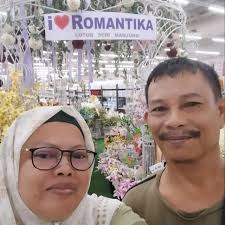 Terkejut mendapat perkhabaran pemergian Ustaz Iqbal. Hampir 10 tahun tak  jumpa sebab Ustaz dah balik menetap di Jakarta… 🥹 baru-baru ni terserempak  di surau. Arwah memeluk erat dan seperti biasa ceria tersenyum