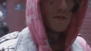 Will you explore the world with friends, or seek your fame and fortune as a lone adventurer? Peep This On Tumblr