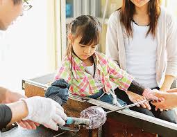 沖縄ものづくり体験9選 吹きガラスやシーサー作りなど子どもと気軽に体験しよう るるぶkids