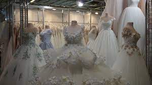 Diva brautmode ist das geschäft in hannover und umgebung wenn es um dein brautkleid standesamt kleid oder ballkleid geht. Brautmode Und Brautkleider Outlet Hannover Du Baroque