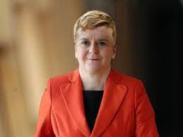 First minister nicola sturgeon decided to cut her own hair with a trusted video tutorial after her husband offered to give her a lockdown hairdo. Fmhop On Twitter Nicola Sturgeon With The Hair Of Eddie Howe