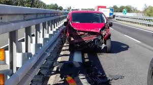 Oggi ho visto una moto perterra. Incidente Sull A21 Tra Castello E Stradella Sei Feriti Interviene L Elisoccorso Piacenzasera It