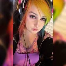 Alexis Maclin (@kitty_flipper_kandi) • Instagram photos and videos