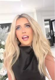 India (@india.knowles_x)