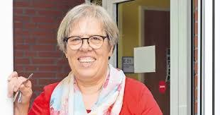 Brigitte Oswald's Instagram, Twitter & Facebook