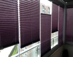 Altta ve üstte birer alüminyum profil vardır ve bu sayede perdenin altı ve üste istenilen yerlerde durdurulabilir. Cam Balkon Perdesiz Olmaz Cambalkon Net Cam Balkon Perdeleri