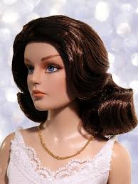 Veronica” Golden Elegance wig for Grace Dolls — VDC