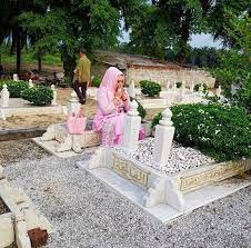 Tv terlajak laris 1 year ago. Dato Seri Vida Apologises For Disrespectful Behaviour At Cemetery