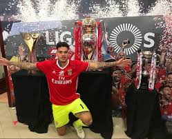 Manchester city number one ederson has just added another tattoo to his collection of body art down his leg. Manchester City S 35million Signing Ederson Is Covered In Amazing Tattoos