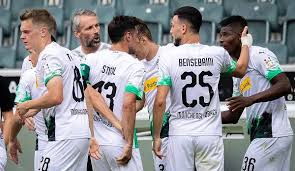 Anders als von vielen erwartet, findet das heimspiel gegen den fc bayern münchenam. Borussia Monchengladbach Wie Eine Meisterschaft Fohlen Feiern Mit Blumenvasen Statt Schale