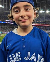 Wish Alum Logan loves the @bluejays and hopes to see them win it all! ⚾🧢  Logan was diagnosed with cancer when he was a kid and has since had an  implant in