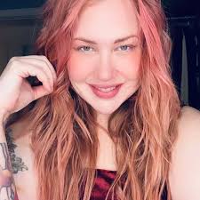 Is it me orrrrrr do these ladies