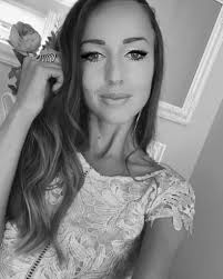 Deutsche meisterschaften der skispringer und skispringerinnen und die medien schweigen. Skispringerin Juliane Seyfarth Posiert Nackt Im Playboy Promiflash De