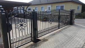 Mehr Auf Http Www Mk Zaune Eu Gartenzaun Schmuckzaun Eisenzaun Gitterzaun Metallzaun Zaunfelder Schiebet Tor Design Schmiedeeisen Zaun Zaune Und Tore