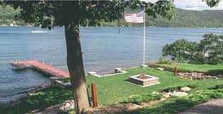 Located on keuka lake within minutes from hammondsport and it's picturesque village square, there are numerous specialty shops, including the curtiss museum ideal for all types of family enjoyment, including swimming, boating, water skiing, kayaking, hiking or taking a cruise around the entire lake! Beautiful Keuka Lake Rental Home Branchport Ny