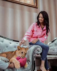 Jumana Khan Fashion Style Khan