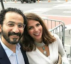 حين عرض عليها أحمد حلمي الزواج، انتابتها نوبة ضحك جنونية، وتزوجته في 4 أيار/مايو عام 2002، يبدو أن منى زكي شخص يحب الخصوصية، فهي حريصة على عيش حياتها الخاصة مع زوجها وابنتها بعيدًا عن الأضواء. ØµÙˆØ± Ù†Ø¬ÙˆÙ… Ø§Ù„ÙÙ† ÙŠØ­ØªÙÙ„ÙˆÙ† Ø¨Ø¹ÙŠØ¯ Ù…ÙŠÙ„Ø§Ø¯ Ù…Ù†Ù‰ Ø²ÙƒÙŠ ÙˆØ£Ø­Ù…Ø¯ Ø­Ù„Ù…ÙŠ Ø¨Ù‡Ø°Ù‡ Ø§Ù„Ø·Ø±ÙŠÙ‚Ø© Ù…Ø´Ø§Ù‡ÙŠØ±
