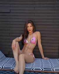 Georgina Mazzeos Feet << wikiFeet