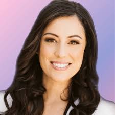 Dara Grant's Instagram, Twitter & Facebook