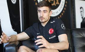 Juega en la posición mediocentro. Dorukhan Tokoz Ich Liebe Die Besiktas Fans